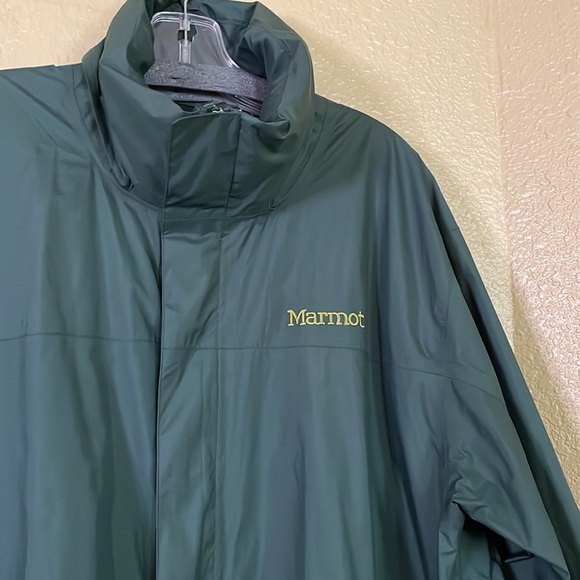Marmot raincoat/windbreaker - Picture 3 of 8